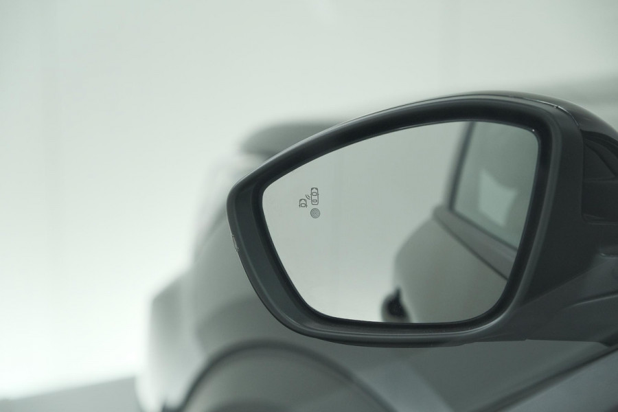 Peugeot 2008 1.2 Hybrid 145 Allure | 360 Camera | Adaptieve Cruise Control | Dodehoekdetectie | Apple Carplay