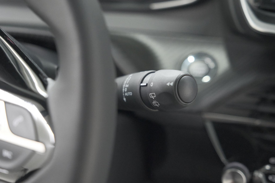 Peugeot 2008 1.2 Hybrid 145 Allure | 360 Camera | Adaptieve Cruise Control | Dodehoekdetectie | Apple Carplay