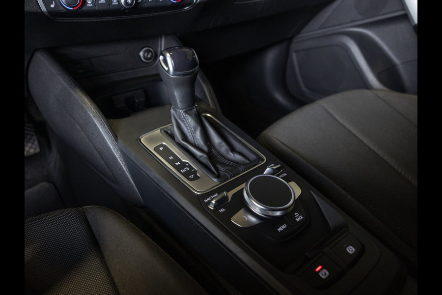 Audi Q2 35 TFSI Advanced edition / 150pk / Stoelverwarming / Adaptieve cruise control / Elektrische achterklep /