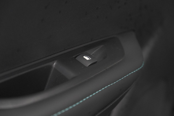 Peugeot e-208 EV Allure 50 kWh | 3 Faselaadfunctie | Apple Carplay | Parkeersensoren | Climate Control