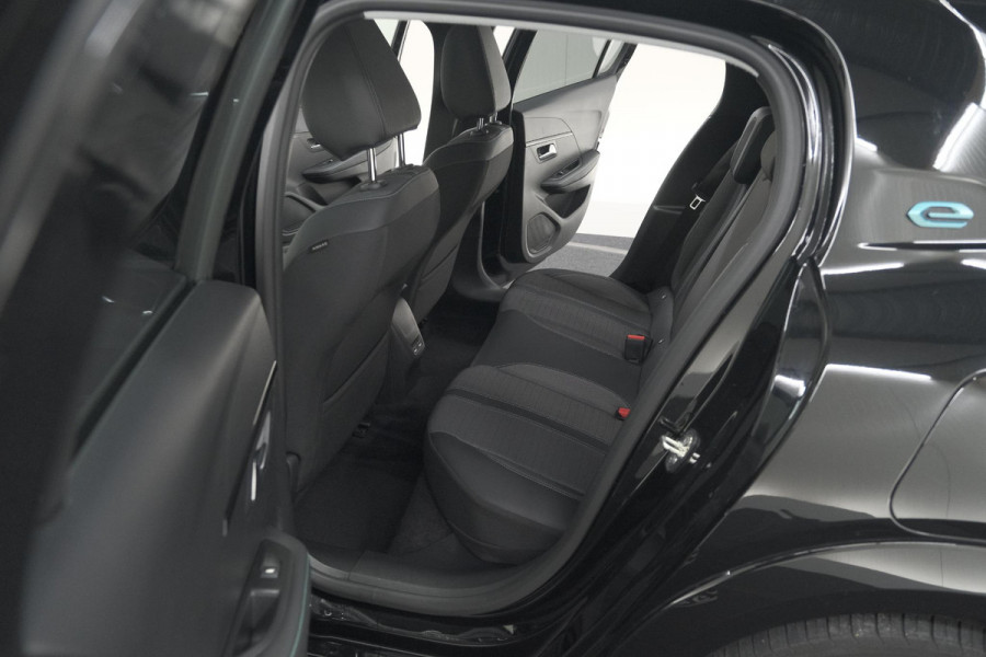 Peugeot e-208 EV Allure 50 kWh | 3 Faselaadfunctie | Apple Carplay | Parkeersensoren | Climate Control
