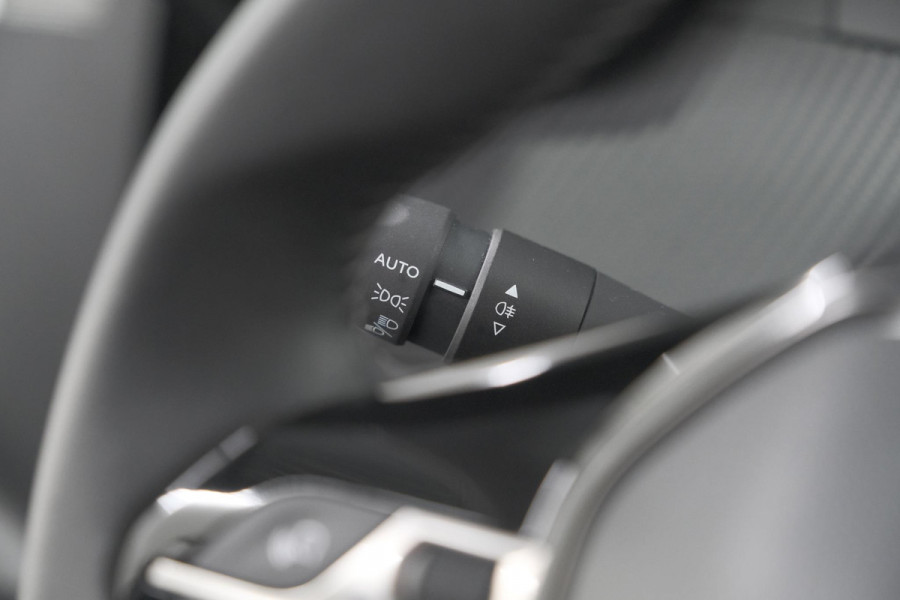Peugeot e-208 EV Allure 50 kWh | 3 Faselaadfunctie | Apple Carplay | Parkeersensoren | Climate Control