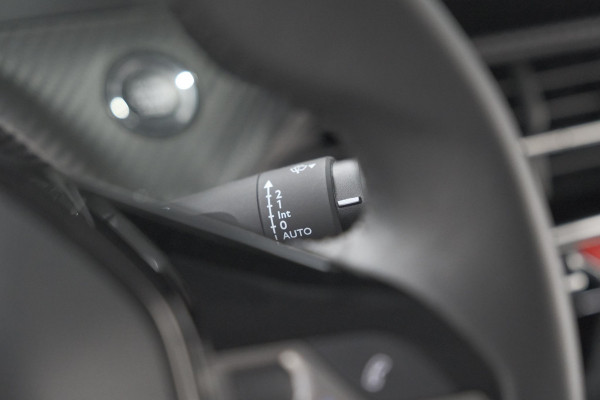 Peugeot e-208 EV Allure 50 kWh | 3 Faselaadfunctie | Apple Carplay | Parkeersensoren | Climate Control