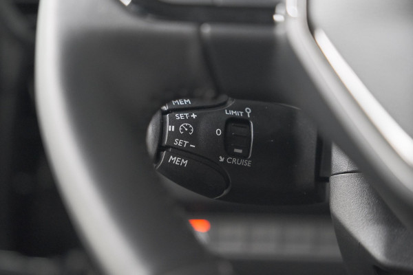 Peugeot e-208 EV Allure 50 kWh | 3 Faselaadfunctie | Apple Carplay | Parkeersensoren | Climate Control