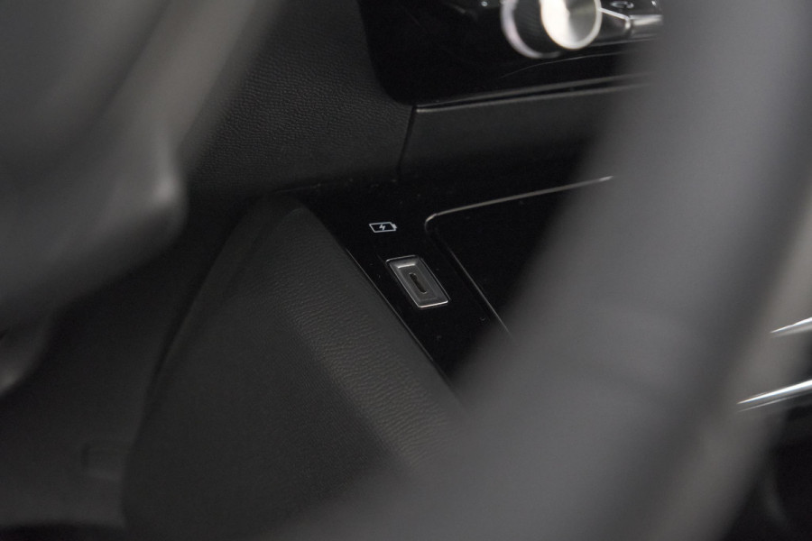 Peugeot e-208 EV Allure 50 kWh | 3 Faselaadfunctie | Apple Carplay | Parkeersensoren | Climate Control