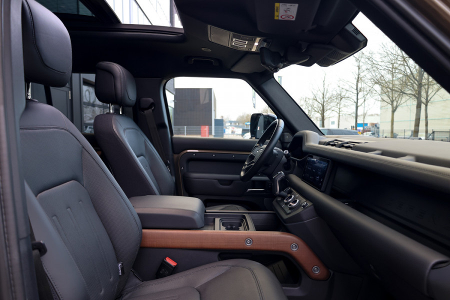 Land Rover Defender 110 3.0 P400 110 X . | NAP | FULL OPTION! | €153.798 NP! | 22'' URBAN | MERIDIAN SURROUND | STANDKACHEL | ELEK TREKHAAK |