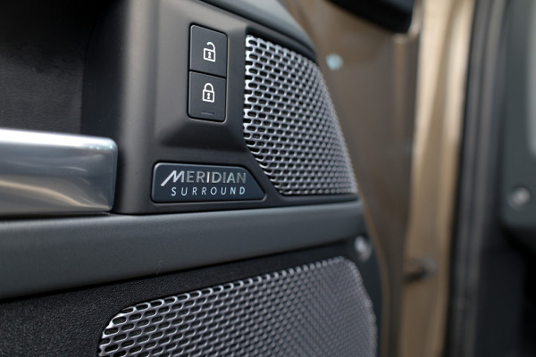 Land Rover Defender 110 3.0 P400 110 X . | NAP | FULL OPTION! | €153.798 NP! | 22'' URBAN | MERIDIAN SURROUND | STANDKACHEL | ELEK TREKHAAK |