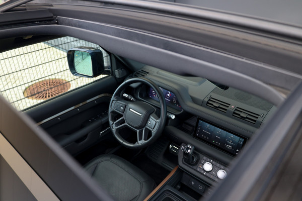 Land Rover Defender 110 3.0 P400 110 X . | NAP | FULL OPTION! | €153.798 NP! | 22'' URBAN | MERIDIAN SURROUND | STANDKACHEL | ELEK TREKHAAK |
