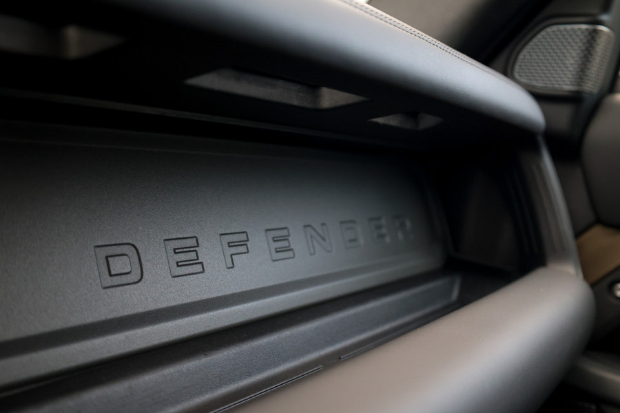 Land Rover Defender 110 3.0 P400 110 X . | NAP | FULL OPTION! | €153.798 NP! | 22'' URBAN | MERIDIAN SURROUND | STANDKACHEL | ELEK TREKHAAK |