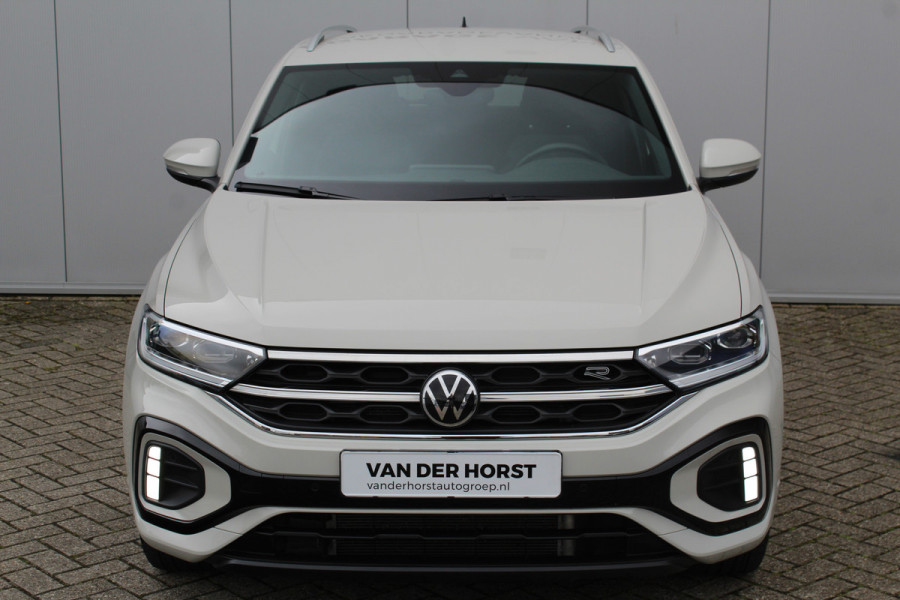 Volkswagen T-Roc 1.5-150pk R-Line Edition DSG-AUTOMAAT ! Gun u het comfort van een automaat ! Slechts 19.000km ! Stoel- en voorraamverw., IQ-light, Adaptieve cruise cntrl, Navigatie by Apple Carplay/Android auto, Autm. airco dual, Camera, Elektr. achterklep etc.