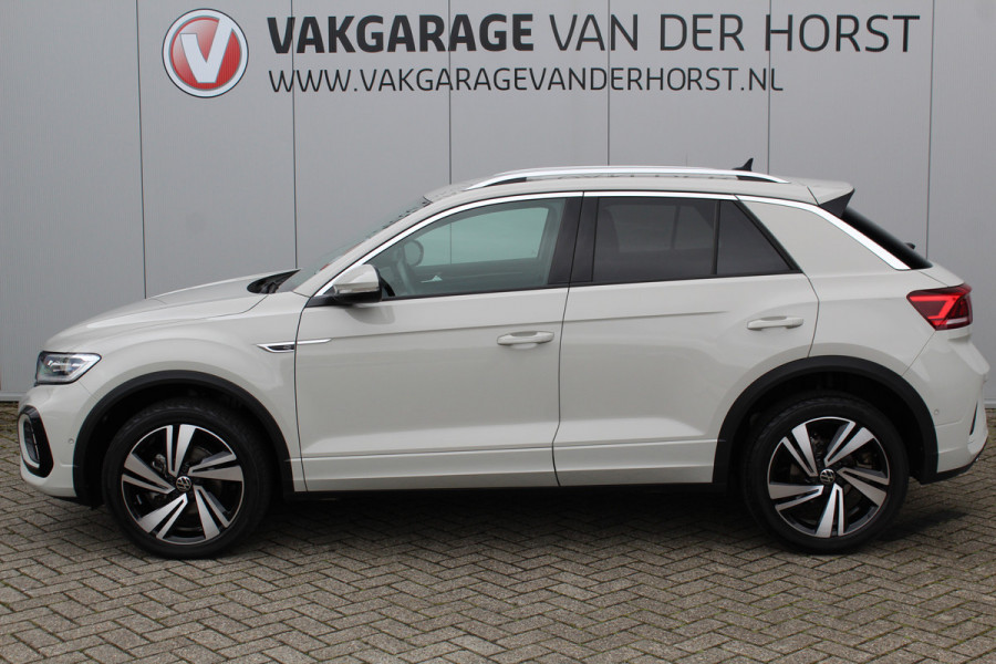 Volkswagen T-Roc 1.5-150pk R-Line Edition DSG-AUTOMAAT ! Gun u het comfort van een automaat ! Slechts 19.000km ! Stoel- en voorraamverw., IQ-light, Adaptieve cruise cntrl, Navigatie by Apple Carplay/Android auto, Autm. airco dual, Camera, Elektr. achterklep etc.