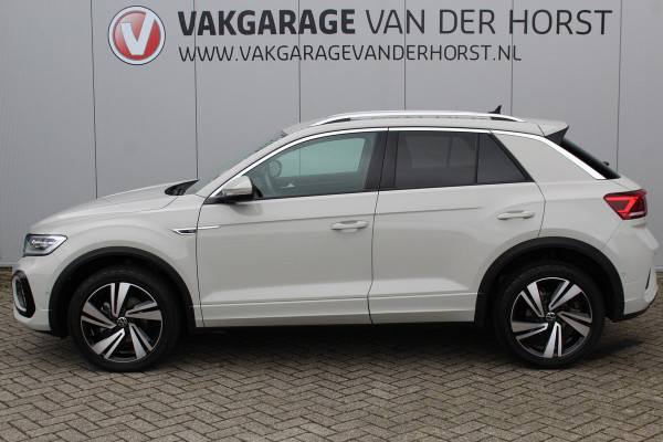 Volkswagen T-Roc 1.5-150pk R-Line Edition DSG-AUTOMAAT ! Gun u het comfort van een automaat ! Slechts 19.000km ! Stoel- en voorraamverw., IQ-light, Adaptieve cruise cntrl, Navigatie by Apple Carplay/Android auto, Autm. airco dual, Camera, Elektr. achterklep etc.