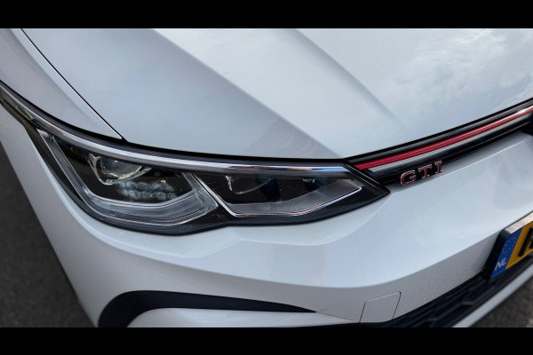 Volkswagen Golf 2.0 TSI GTI Panoramadak Leer Stoelverwarming/Verkoeling Camera Keyless entry