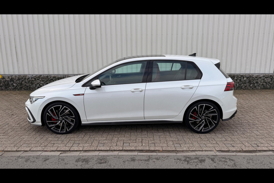 Volkswagen Golf 2.0 TSI GTI Panoramadak Leer Stoelverwarming/Verkoeling Camera Keyless entry
