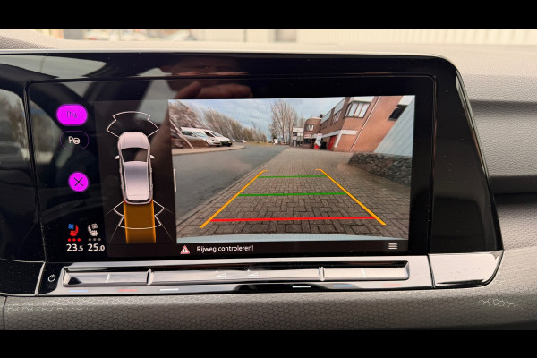 Volkswagen Golf 2.0 TSI GTI Panoramadak Leer Stoelverwarming/Verkoeling Camera Keyless entry