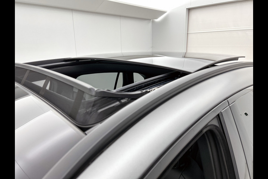 Mercedes-Benz EQA 250+ Business Solution AMG 71 kWh | Winterpakket | Nightpakket | GUARD 360° Plus | DISTRONIC | Smartphone integratie | Panoramaschuifdak | Stuurwielpaddles |