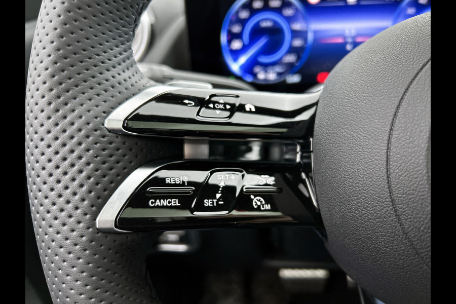 Mercedes-Benz EQA 250+ Business Solution AMG 71 kWh | Winterpakket | Nightpakket | GUARD 360° Plus | DISTRONIC | Smartphone integratie | Panoramaschuifdak | Stuurwielpaddles |