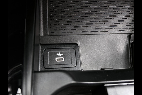 Mercedes-Benz EQA 250+ Business Solution AMG 71 kWh | Winterpakket | Nightpakket | GUARD 360° Plus | DISTRONIC | Smartphone integratie | Panoramaschuifdak | Stuurwielpaddles |