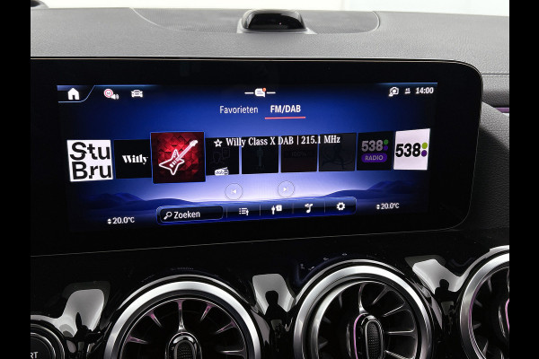 Mercedes-Benz EQA 250+ Business Solution AMG 71 kWh | Winterpakket | Nightpakket | GUARD 360° Plus | DISTRONIC | Smartphone integratie | Panoramaschuifdak | Stuurwielpaddles |