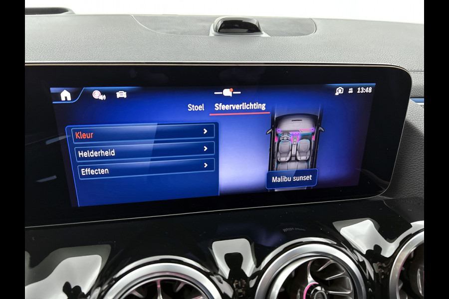 Mercedes-Benz EQA 250+ Business Solution AMG 71 kWh | Winterpakket | Nightpakket | GUARD 360° Plus | DISTRONIC | Smartphone integratie | Panoramaschuifdak | Stuurwielpaddles |