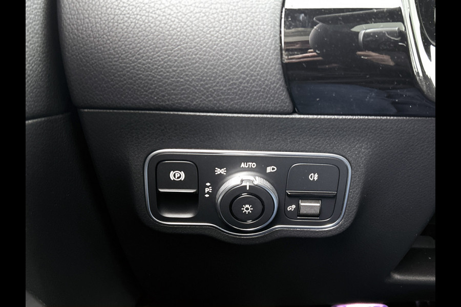 Mercedes-Benz EQA 250+ Business Solution AMG 71 kWh | Winterpakket | Nightpakket | GUARD 360° Plus | DISTRONIC | Smartphone integratie | Panoramaschuifdak | Stuurwielpaddles |