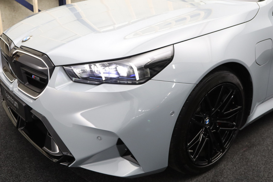 BMW 5 Serie Touring M5, M-Drivers Pack, Panoramadak, B&W Sound, Trekhaak, Carbon Int, Driv. Ass. Prof, Comfort Pack,