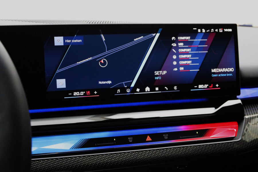 BMW 5 Serie Touring M5, M-Drivers Pack, Panoramadak, B&W Sound, Trekhaak, Carbon Int, Driv. Ass. Prof, Comfort Pack,