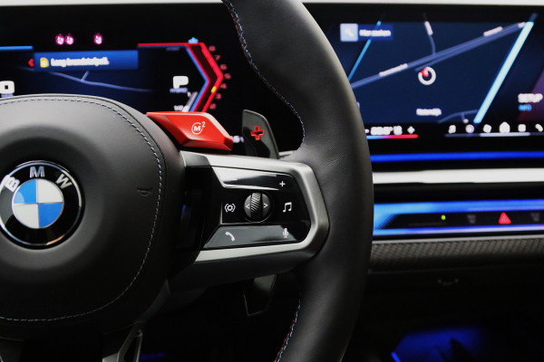 BMW 5 Serie Touring M5, M-Drivers Pack, Panoramadak, B&W Sound, Trekhaak, Carbon Int, Driv. Ass. Prof, Comfort Pack,