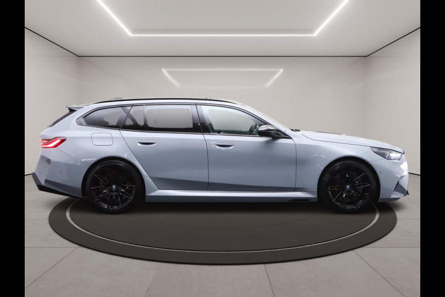 BMW 5 Serie Touring M5, M-Drivers Pack, Panoramadak, B&W Sound, Trekhaak, Carbon Int, Driv. Ass. Prof, Comfort Pack,