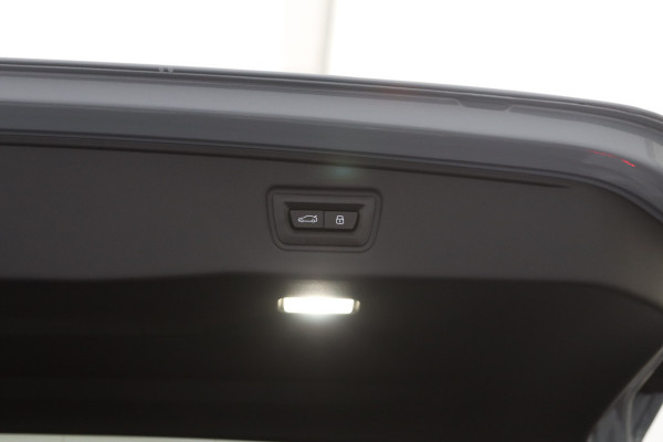 BMW 5 Serie Touring M5, M-Drivers Pack, Panoramadak, B&W Sound, Trekhaak, Carbon Int, Driv. Ass. Prof, Comfort Pack,