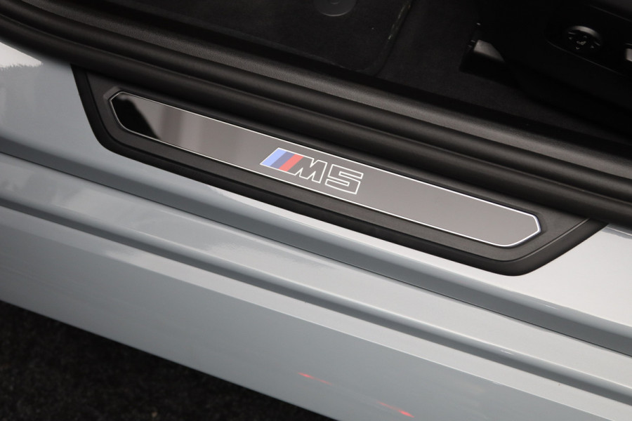 BMW 5 Serie Touring M5, M-Drivers Pack, Panoramadak, B&W Sound, Trekhaak, Carbon Int, Driv. Ass. Prof, Comfort Pack,
