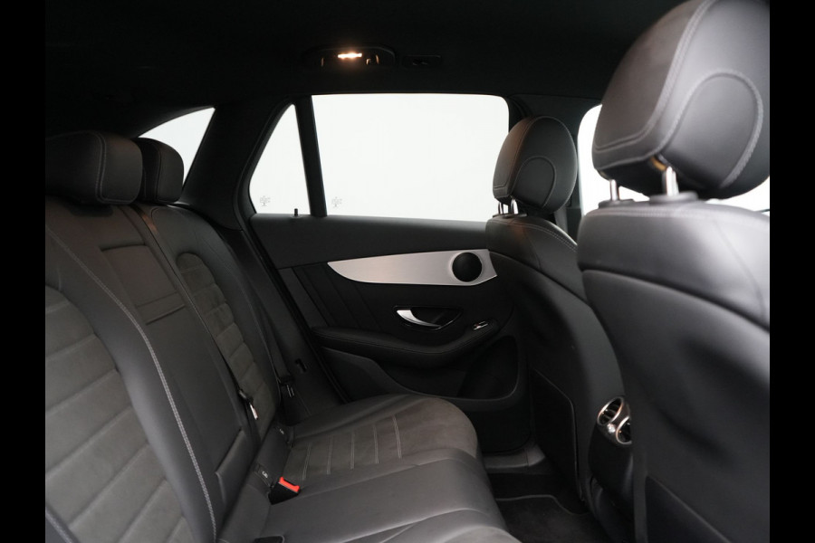 Mercedes-Benz GLC 300e 4MATIC Premium PHEV 320pk Dealer O.H | Adaptive Cruise | Camera | Alcantara Sportstoelen Verwarmd | Apple Carplay | Blis | AMG Interieur | Navigatie | DAB | Plug In Hybrid |