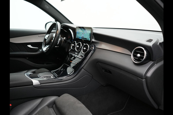 Mercedes-Benz GLC 300e 4MATIC Premium PHEV 320pk Dealer O.H | Adaptive Cruise | Camera | Alcantara Sportstoelen Verwarmd | Apple Carplay | Blis | AMG Interieur | Navigatie | DAB | Plug In Hybrid |
