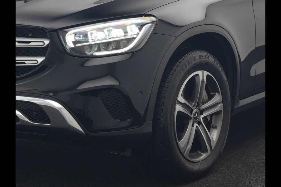 Mercedes-Benz GLC 300e 4MATIC Premium PHEV 320pk Dealer O.H | Adaptive Cruise | Camera | Alcantara Sportstoelen Verwarmd | Apple Carplay | Blis | AMG Interieur | Navigatie | DAB | Plug In Hybrid |