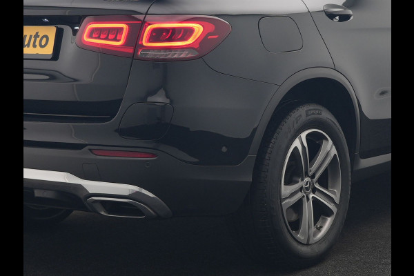Mercedes-Benz GLC 300e 4MATIC Premium PHEV 320pk Dealer O.H | Adaptive Cruise | Camera | Alcantara Sportstoelen Verwarmd | Apple Carplay | Blis | AMG Interieur | Navigatie | DAB | Plug In Hybrid |