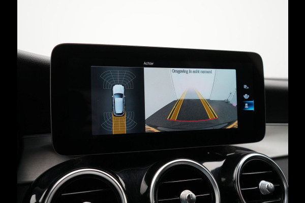 Mercedes-Benz GLC 300e 4MATIC Premium PHEV 320pk Dealer O.H | Adaptive Cruise | Camera | Alcantara Sportstoelen Verwarmd | Apple Carplay | Blis | AMG Interieur | Navigatie | DAB | Plug In Hybrid |