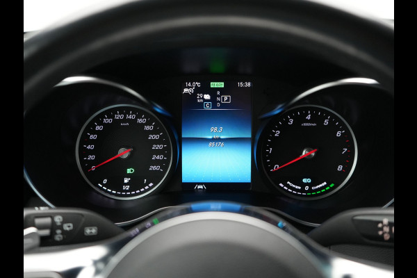 Mercedes-Benz GLC 300e 4MATIC Premium PHEV 320pk Dealer O.H | Adaptive Cruise | Camera | Alcantara Sportstoelen Verwarmd | Apple Carplay | Blis | AMG Interieur | Navigatie | DAB | Plug In Hybrid |