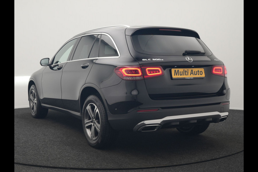 Mercedes-Benz GLC 300e 4MATIC Premium PHEV 320pk Dealer O.H | Adaptive Cruise | Camera | Alcantara Sportstoelen Verwarmd | Apple Carplay | Blis | AMG Interieur | Navigatie | DAB | Plug In Hybrid |