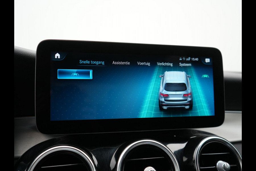 Mercedes-Benz GLC 300e 4MATIC Premium PHEV 320pk Dealer O.H | Adaptive Cruise | Camera | Alcantara Sportstoelen Verwarmd | Apple Carplay | Blis | AMG Interieur | Navigatie | DAB | Plug In Hybrid |