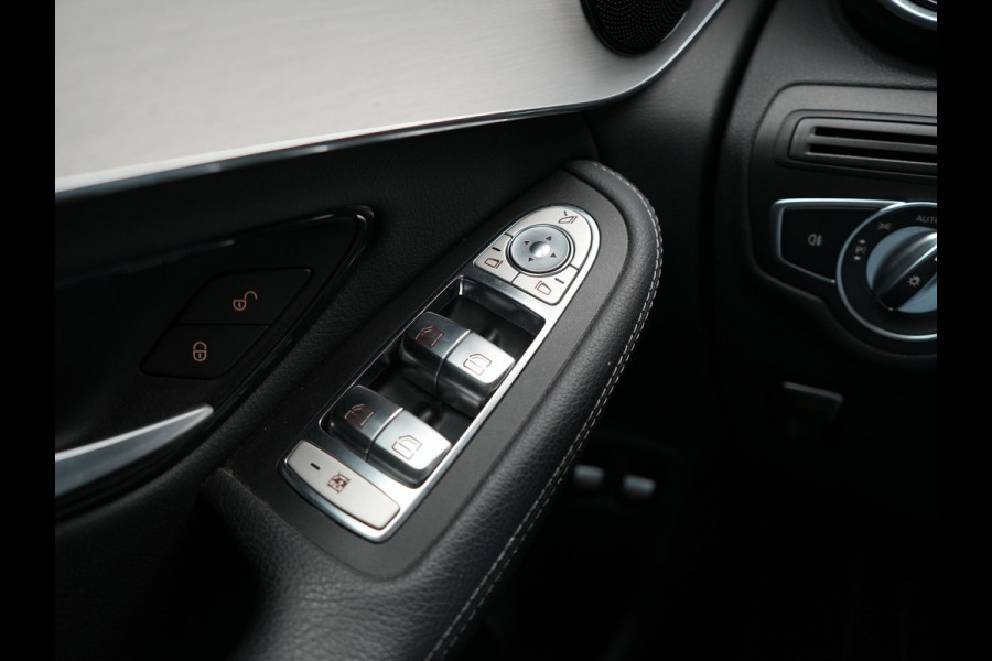 Mercedes-Benz GLC 300e 4MATIC Premium PHEV 320pk Dealer O.H | Adaptive Cruise | Camera | Alcantara Sportstoelen Verwarmd | Apple Carplay | Blis | AMG Interieur | Navigatie | DAB | Plug In Hybrid |