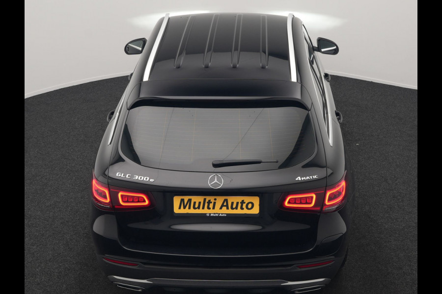 Mercedes-Benz GLC 300e 4MATIC Premium PHEV 320pk Dealer O.H | Adaptive Cruise | Camera | Alcantara Sportstoelen Verwarmd | Apple Carplay | Blis | AMG Interieur | Navigatie | DAB | Plug In Hybrid |