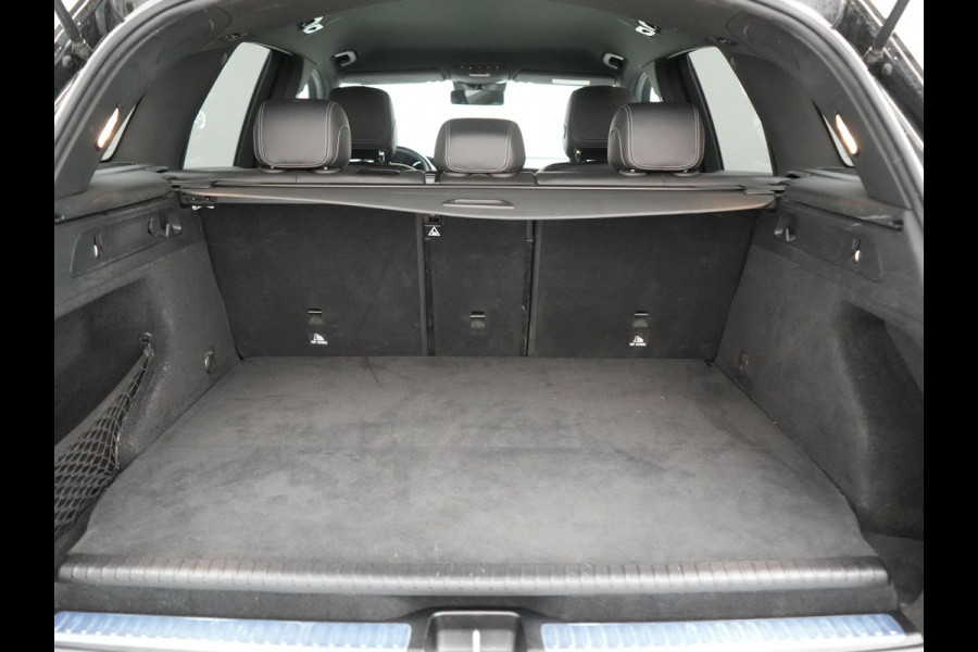 Mercedes-Benz GLC 300e 4MATIC Premium PHEV 320pk Dealer O.H | Adaptive Cruise | Camera | Alcantara Sportstoelen Verwarmd | Apple Carplay | Blis | AMG Interieur | Navigatie | DAB | Plug In Hybrid |