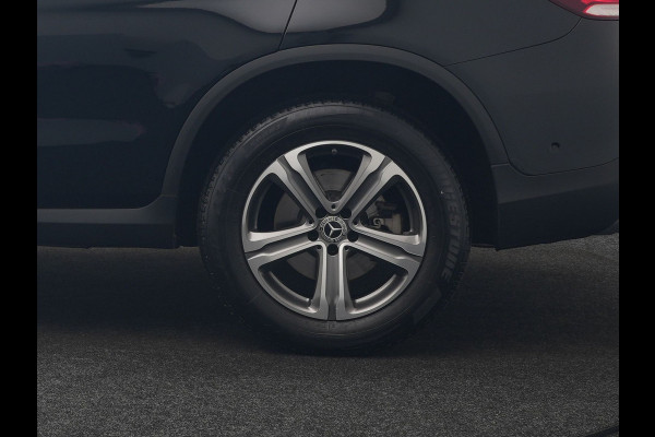 Mercedes-Benz GLC 300e 4MATIC Premium PHEV 320pk Dealer O.H | Adaptive Cruise | Camera | Alcantara Sportstoelen Verwarmd | Apple Carplay | Blis | AMG Interieur | Navigatie | DAB | Plug In Hybrid |