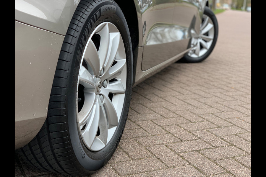 Volvo V60 2.0 D4 Inscription 190PK LEDER FULL 2021 DEALER OH / NETTO EXPORT € 14.950