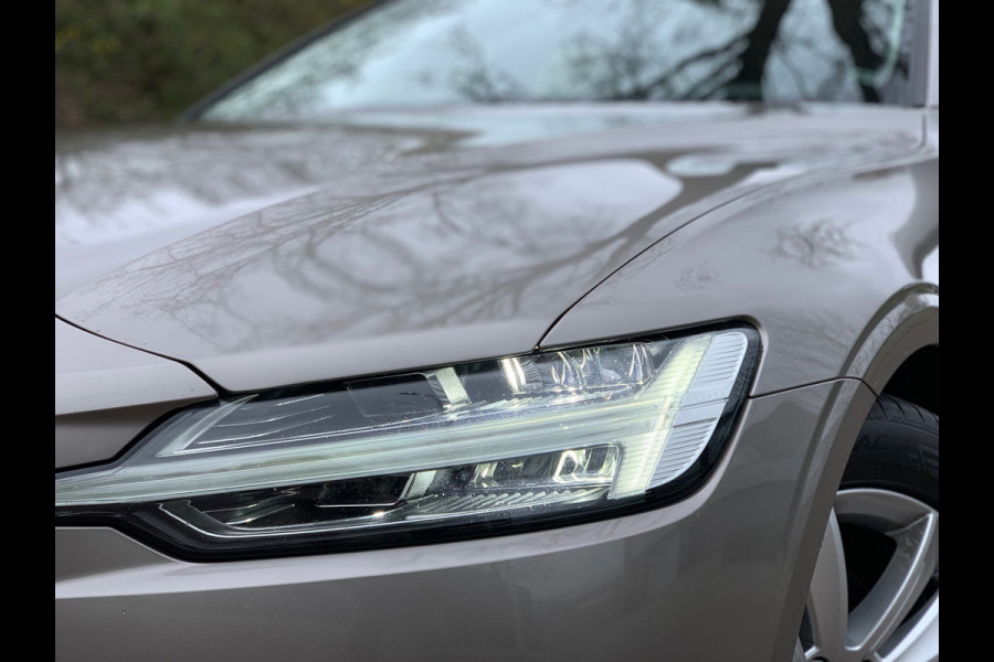 Volvo V60 2.0 D4 Inscription 190PK LEDER FULL 2021 DEALER OH / NETTO EXPORT € 14.950