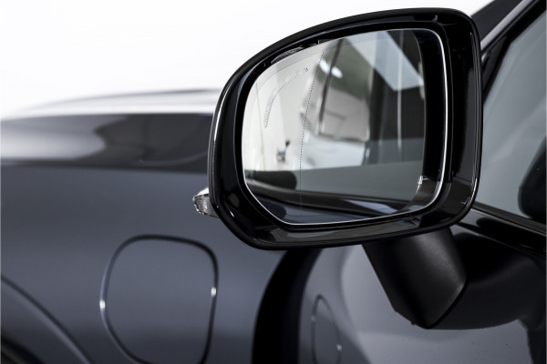 Volvo XC60 2.0 T6 Plug-in hybrid AWD Plus Black Edition - Facelift MY26 | Harman/Kardon | Elek. Trekhaak | S/K-Panodak | Dig. Cockpit | Adapt. Cruise | Elek. Klep | Stoel-+Stuurverw. | 360 Camera | NAV+App. Connect | ECC | LM 21" | 5898