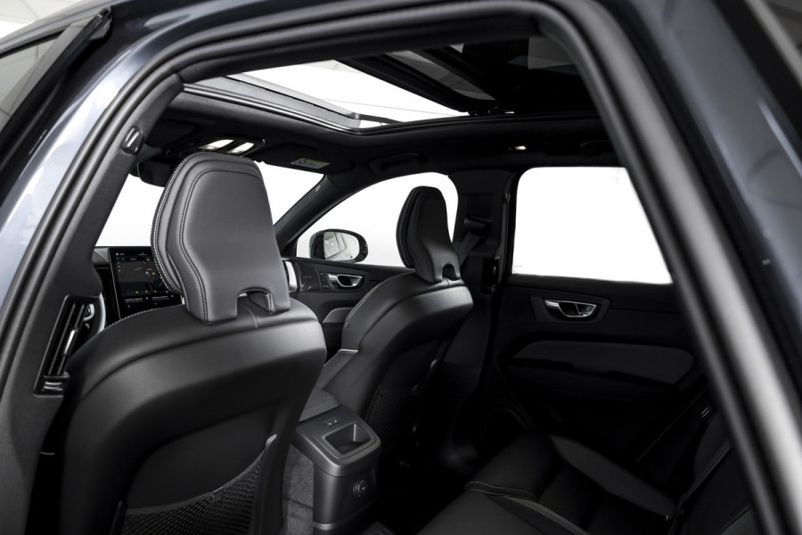 Volvo XC60 2.0 T6 Plug-in hybrid AWD Plus Black Edition - Facelift MY26 | Harman/Kardon | Elek. Trekhaak | S/K-Panodak | Dig. Cockpit | Adapt. Cruise | Elek. Klep | Stoel-+Stuurverw. | 360 Camera | NAV+App. Connect | ECC | LM 21" | 5898