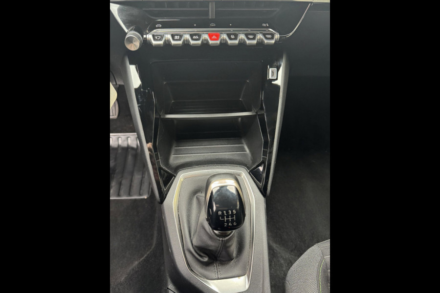 Peugeot 2008 1.2 PureTech 100 Active - Nieuw Model I Apple CarPaly / Navigatie I Airco I LED & PDC I Dealer onderhouden