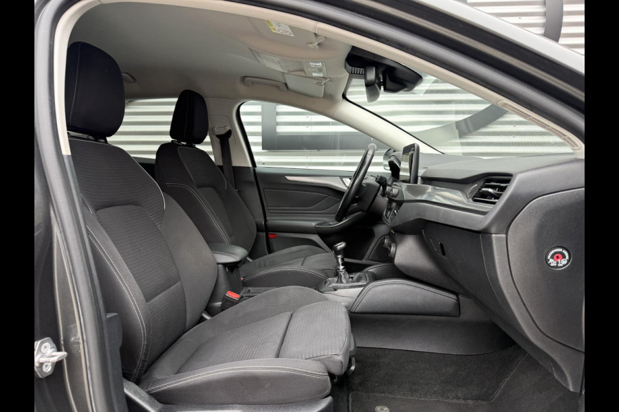 Ford FOCUS Wagon 1.0 EcoBoost Titanium Business 2e Eigenaar|Navi|Trekhaak|Camera|B&O Sound System|Clima|Cruise|Stoelverwarming|N.A.P|APK tot 07-2026