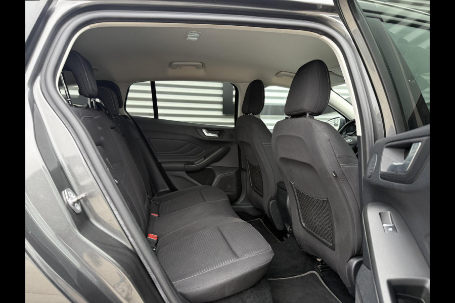 Ford FOCUS Wagon 1.0 EcoBoost Titanium Business 2e Eigenaar|Navi|Trekhaak|Camera|B&O Sound System|Clima|Cruise|Stoelverwarming|N.A.P|APK tot 07-2026